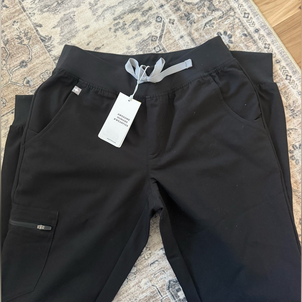 NWT figs Zamora black joggers XXS